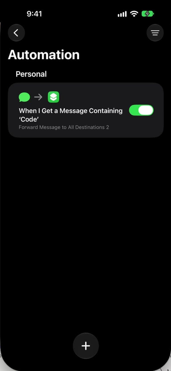 La liste des automatisations, où Lorsque je reçois un message Contenant « Code » · Envoyer un e-mail est activée